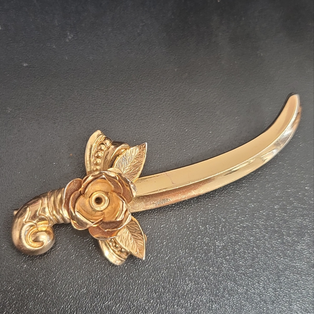 3x$15 Gold tone scimitar sword flower brooch pin - Picture 1 of 2